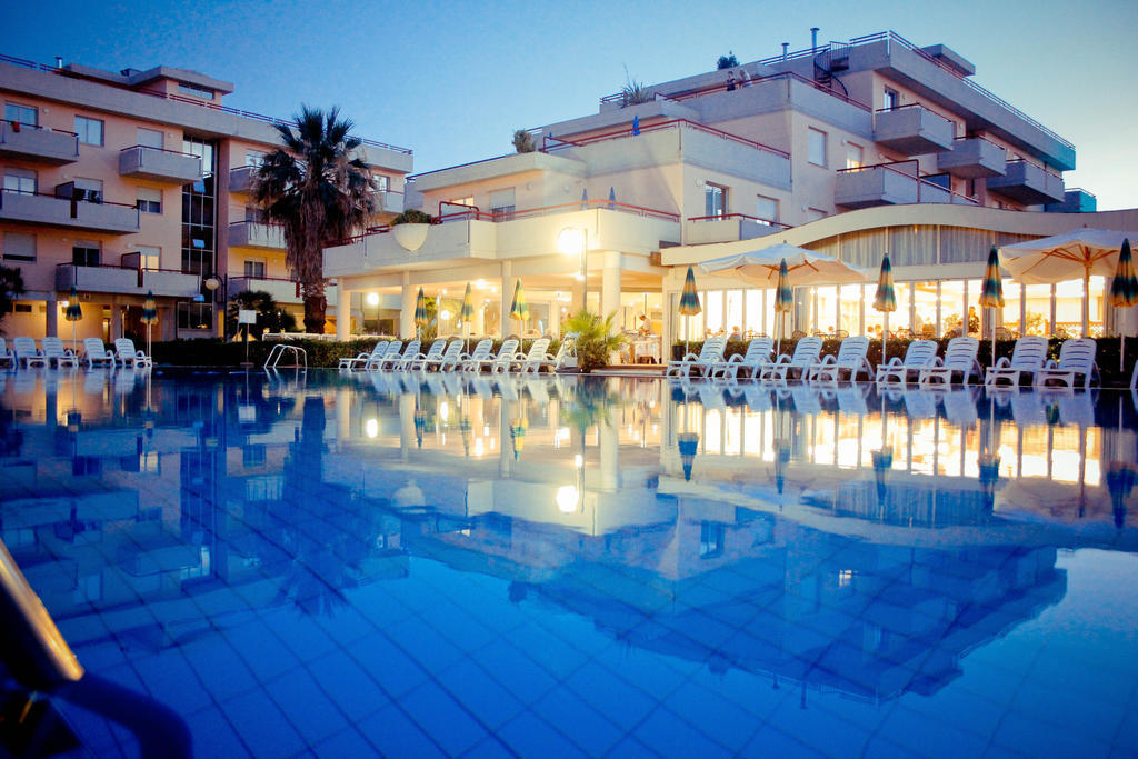 Ihr Residence Hotel Le Terrazze Grottammare Luaran gambar